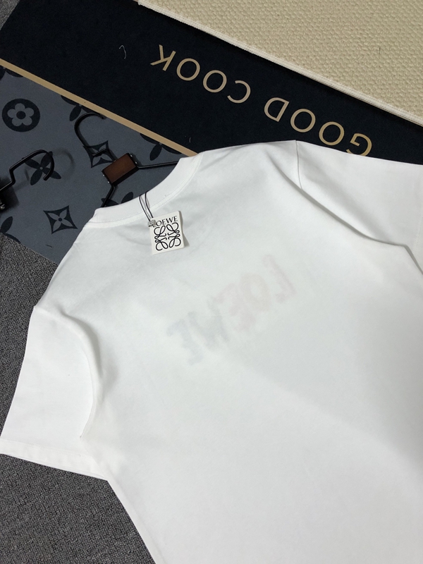 ブランドTシャツ着用イメージ